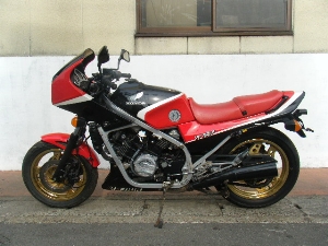 HONDA/z_ VF750F(12V) (83Nj@RC15-1007