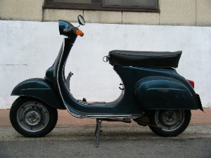 PIAGGI/sAWI @xXp50XyV/Vespa@V9B-1T1084