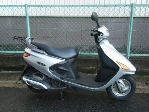 YAMAHA/}n@VOiXSi 125/CYGNUS Si  SE01J-0028