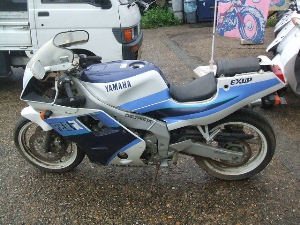 YAMAHA/}n FZR250R 3LN-2335