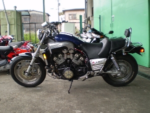 YAMAHA/}n@V-MAX1200(89Nj@JYA2WEEOXKA-0031