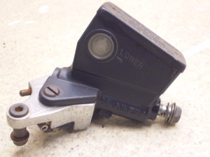 ofBbg250/ BANDIT tg}X^[V_[ GJ74A-1302