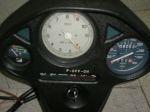 V40^K/ gOb`/ MOTO GUZZI/ Targa  [^[ 1PS14723J