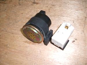 r[m50/ Vino  [2P 5AU-0702