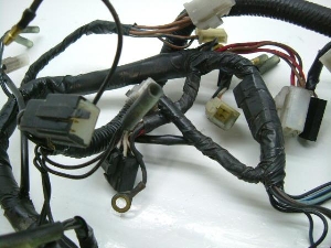 uR225/ BRONCO  Cn[lX 5BT-0075
