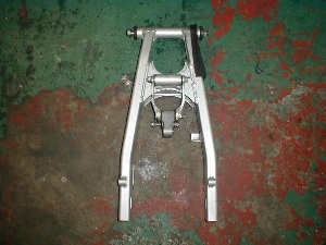 バリオス250/ BALIUS スイングアーム ZR250A-003