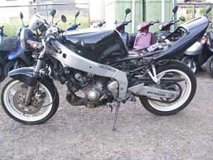 YAMAHA FZR250 3LN-2289
