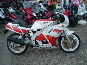 YAMAHA/}n FZR400@1WG-0032