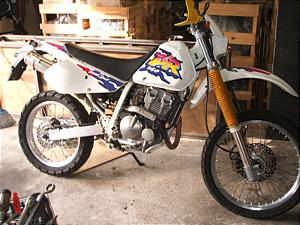 SUZUKI DR250 SJ45A-1057