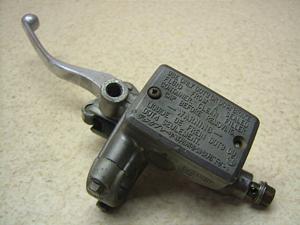 V45}Oi/ MAGNA  Nb`o[ RC28-1000