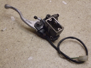 Z[225/ SEROW225 tgu[Lo[ 1KH-0860