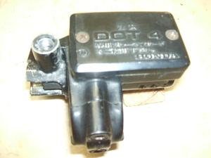 VF750F Nb`}X^[V_[ RC15-1004
