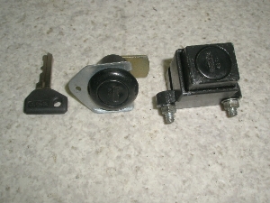 V40^K/ gOb`/ MOTO GUZZI/ Targa  L[Zbg 1PS14723J