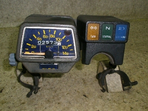 Z[225/ SEROW225 [^[ 1KH-0206