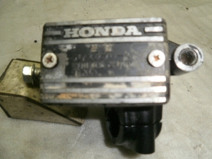 VF750}Oi/ MAGNA   tg}X^[V_[ RC09-1005