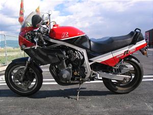 BY7516 SUZUKI GSXR750 GR75A-1121